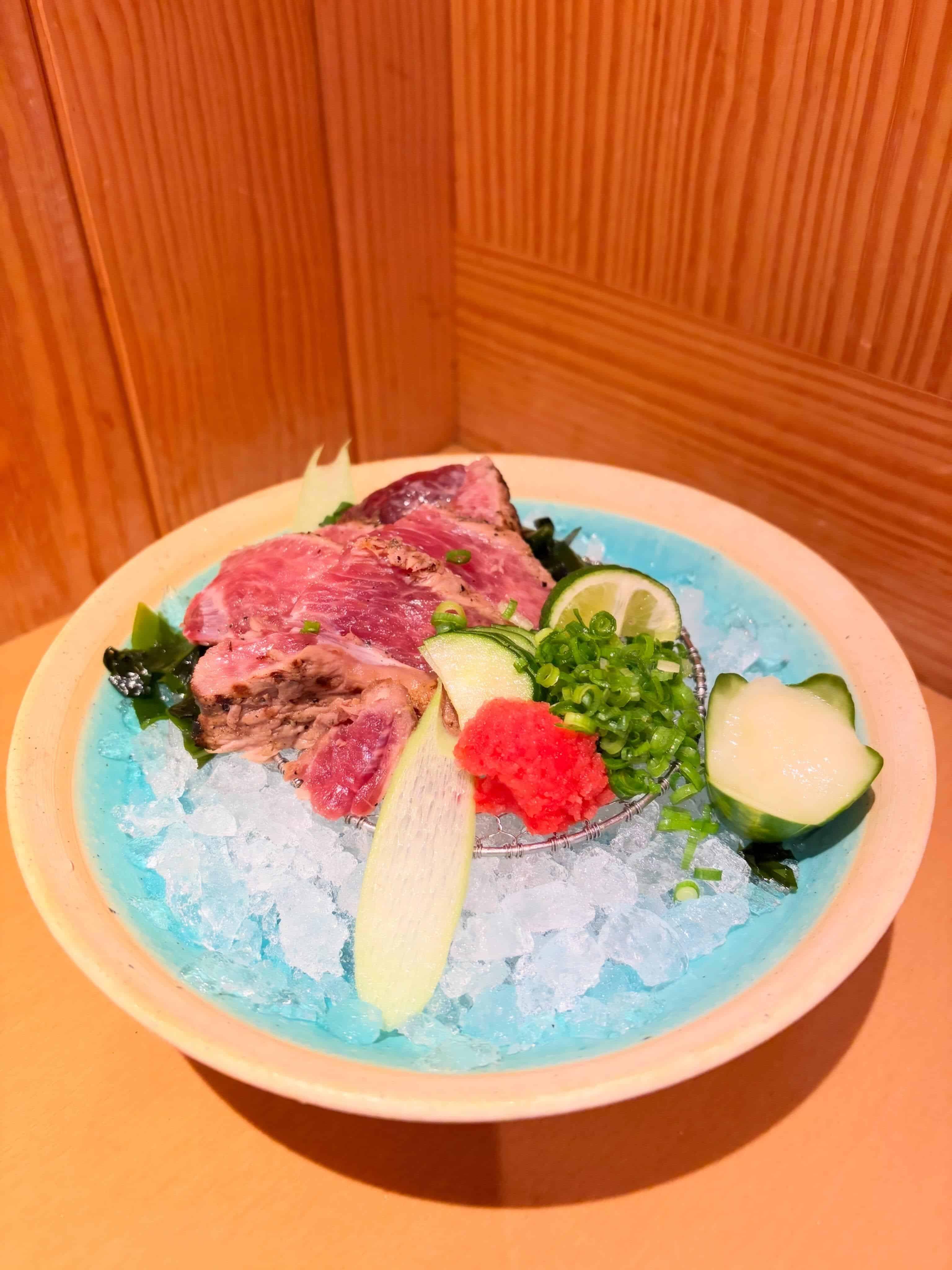 秋の限定メニュー【本マグロほほ肉のタタキ】です！
